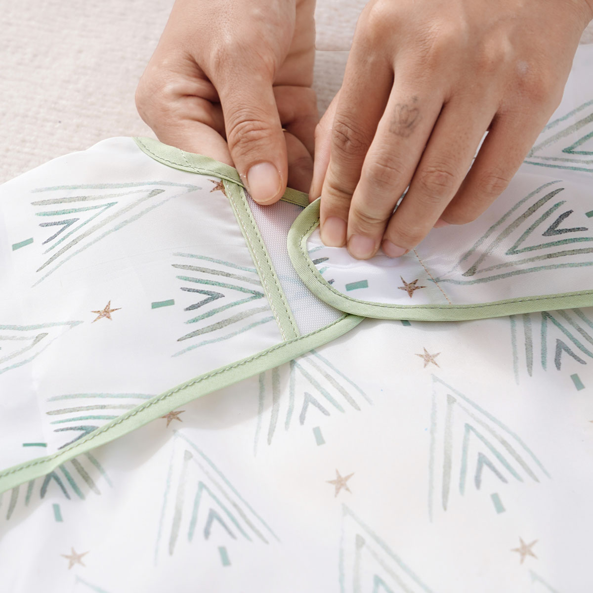 Uzun Kollu Bebek Önlüğü, Makin - Bib Long Sleeve incelemesi ve fiyatı